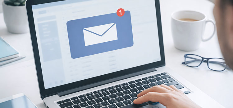 Notifica Email al Commerciale di Inserimento Contatto